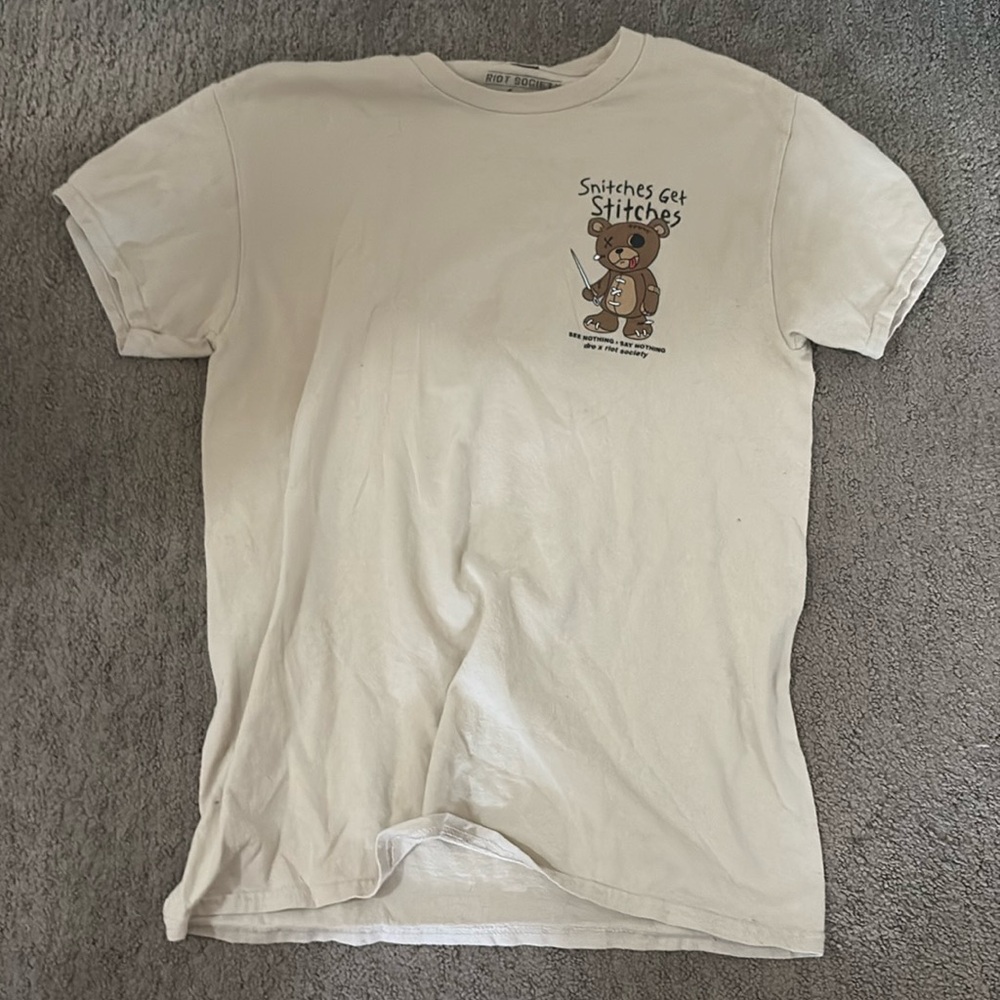 Men’s Cream Colored Tee shirt